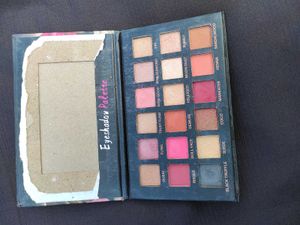 Tripod,Concealers,Correctors,lipliners, eyeshadow