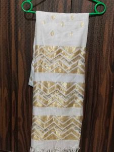 Elegant White & Gold Dupatta