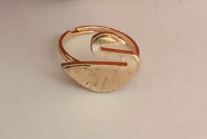 Swan Design Rose Gold Toned Ring