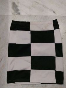 BLACK AND WHITE CHECKERS SKIRT MIDI