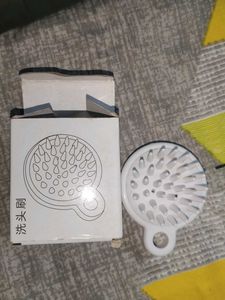 New without tag Scalp Massager Brush