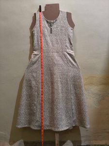 😘 Very Gorgeous Midi Dress