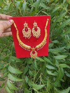 Stunning Red Stone Gold Plated Necklace Set