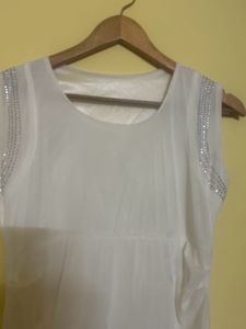 Elegant White Embellished Sleeveless Dress