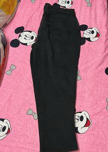 Black Cropped Jeans