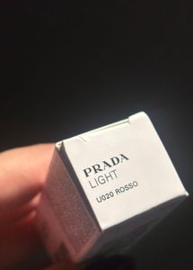 Prada light Glowing Lipcolor U020 Rosso