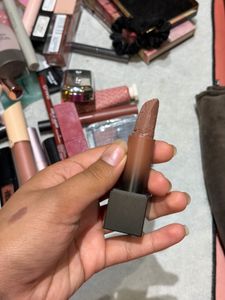 Huda Beauty Matte Lipstick