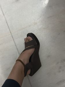 heel sandal