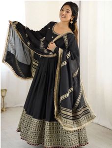 Elegant Black Embroidered Anarkali🧿👀