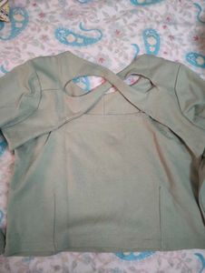 Cropped Long Sleeve Top