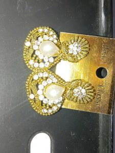 Exquisite Pearl & Crystal Earrings