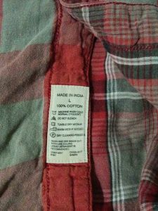 Levi's Plaid Button-Up Shirt