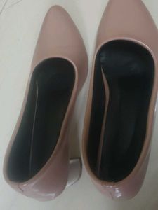 Chic Pointed Toe Heels