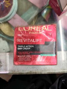 L'Oreal Revitalift Triple Action Day Cream