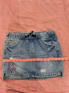 Cute Denim Skirt with Star Detail