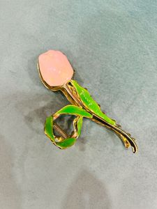 Elegant Rose Design Claw Clip