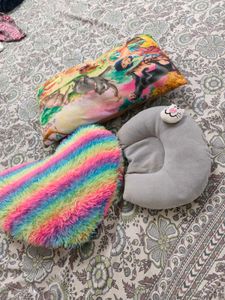 Bundle of 3 Decorative Pillows