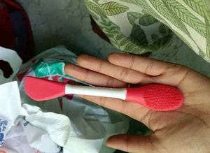 238. Facial Cleansing Brush &amp; Applicator
