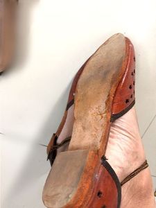 Unique Brown Leather Jutti Sandals