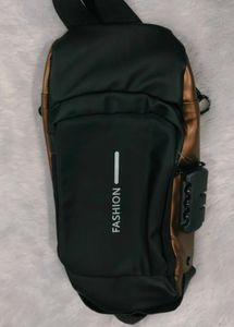 ✅🆕BRAND NEW Stylish Black Sling Bag with Lock🆕✅