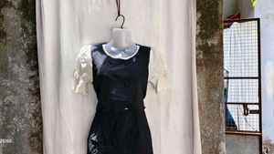 I. Elegant Black &amp; Cream Kurta Set