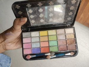 Eyeshadow Palette with Mirror &amp; Applicators