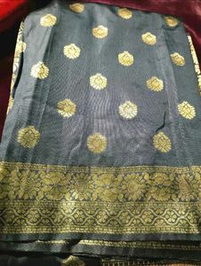 🆕️ Grey Saree with Gold Brocade