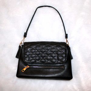 Chic Y2K Leather Black Handbag