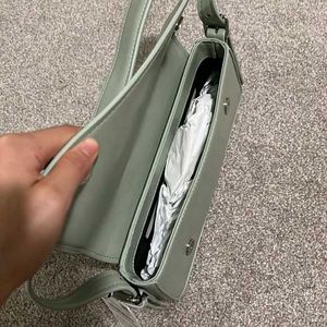 Zar Shoulder Bag