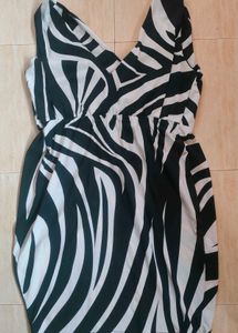 Women M Stylish Zebra Print V-Neck Dress