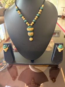 Exquisite Green &amp; Gold Beaded Necklace Set