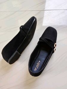 Elegant Black Flats with Rhinestone Buckle
