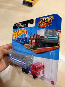 Hot Wheels Track Fleet Bundle(blister damage) of 2