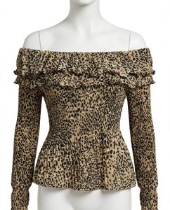Chic Off-Shoulder Leopard Print Top