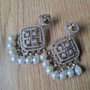 Lightweighted Big Earrings