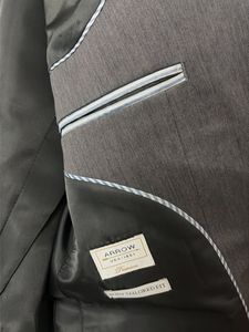A professional Arrow Men's Grey Blazer
