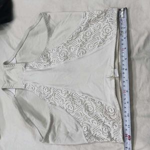 🪔 Elegant Lace Trim Briefs