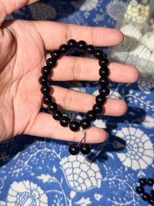 Elegant Black Beaded Bracelet