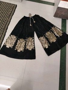Elegant Black &amp; Gold Palazzo Pants