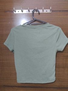 Green crop top fitted