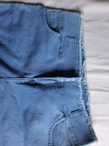 High-Waisted Frayed Hem Jeans