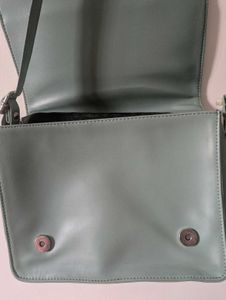 Big sling bag from Nykaa