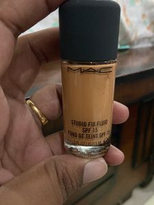 MAC Studio Fix Fluid Foundation