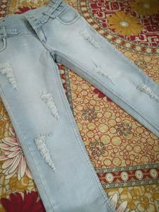 Trendy Rugged Jeans For Women
