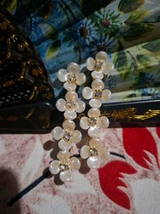 Elegant Floral Dangle hair clip