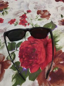 Vintage Black Frame Sunglasses