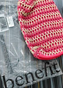 Benefit Pink pouch 👝