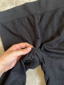 Chic Black Leggings with Zipper Detail