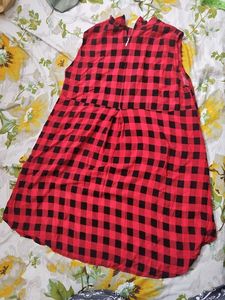 Red &amp; Black high low Top