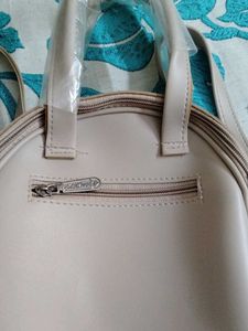 Elettivo Beige Embroidered Handbag